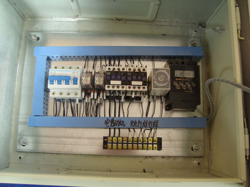 自動喂料系統(tǒng)控制箱 自動喂料系統(tǒng)控制箱