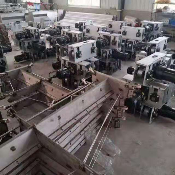 2022不銹鋼刮糞機